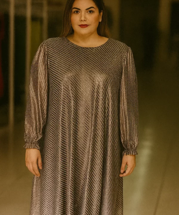 VESTIDO FLUIDO MANGA CURTA CINZA DE PAETE CINZA FORRO PRETO- CONTRAPONTO