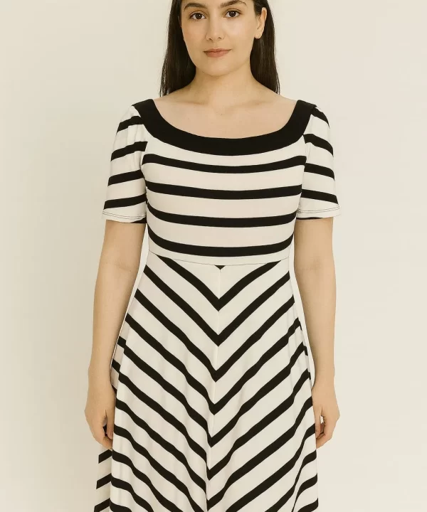 VESTIDO MANGA CURTA BRANCO LISTRAS PRETA - MARIA FILO