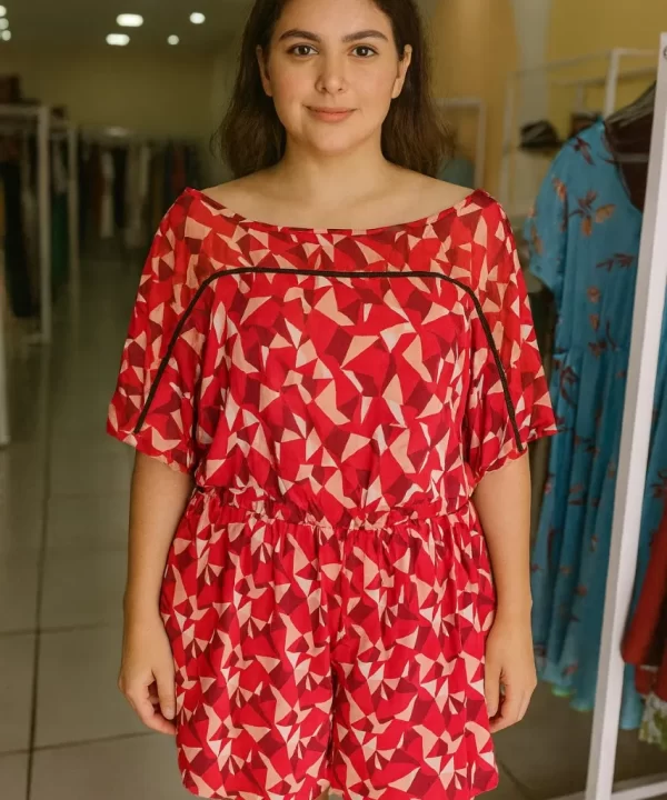 MACAQUINHO VEMELHO COM ESTAPA DE ESTILHAÇOS VERMELHOS- TPLUS